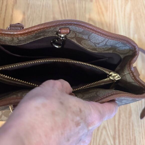 Coach Savannah Small Carryall Bag In Signature Canvas - Picture 5 of 7